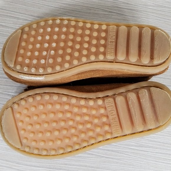 Minnetonka 'Kilty' Moccasin, Brown Suede, Toddler Size 8 - Picture 6 of 7